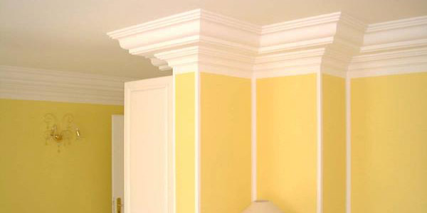 von einem Malerfachbetrieb in Frankfurt hergerichtetes Altbauzimmer